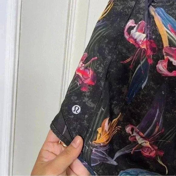 Lululemon Hotty Hot Low-Rise Lined Short 4" Sz 14 - Picture 9 of 10